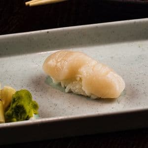 Chop's Spicy Scallop Sushi (1 pc)