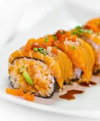 L13. 2 Spicy Salmon Rolls, 1 Spicy Tuna Roll (11:30 - 14:30)