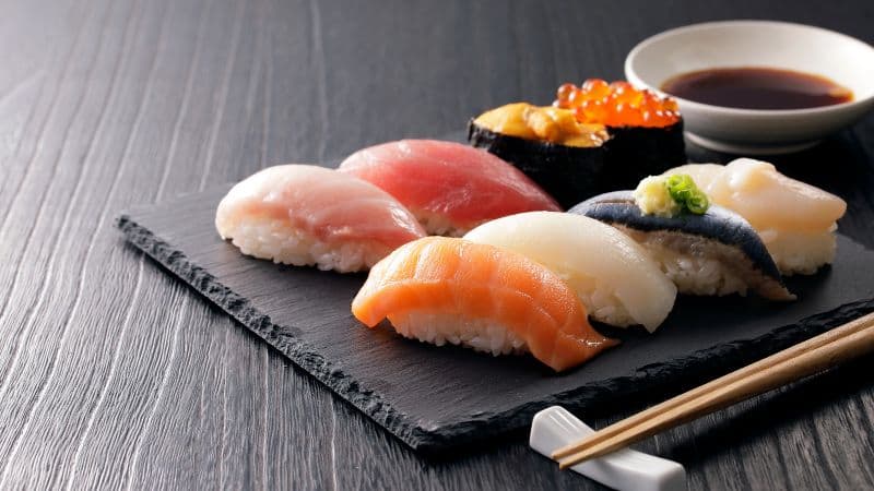 White Tuna Sushi (1 pc)